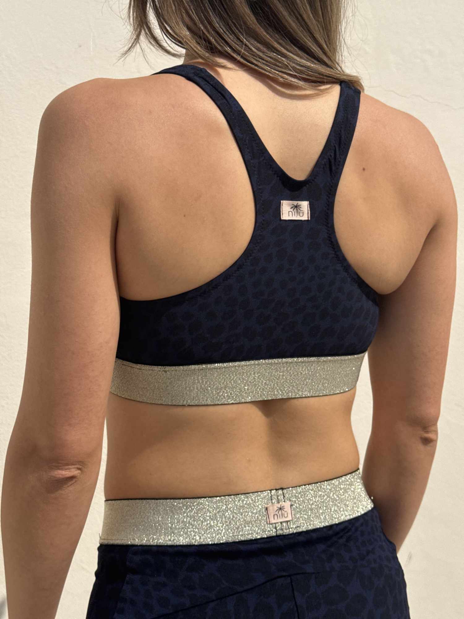 Top Cecilia Nilu - activewear artigianale indossato
