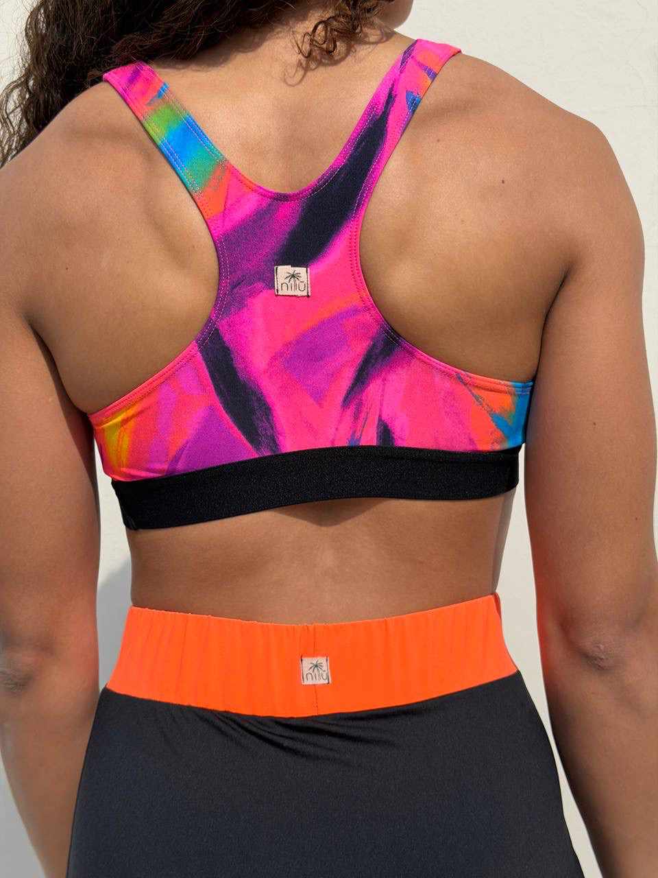 Top Cecilia Nilu - activewear artigianale dettaglio