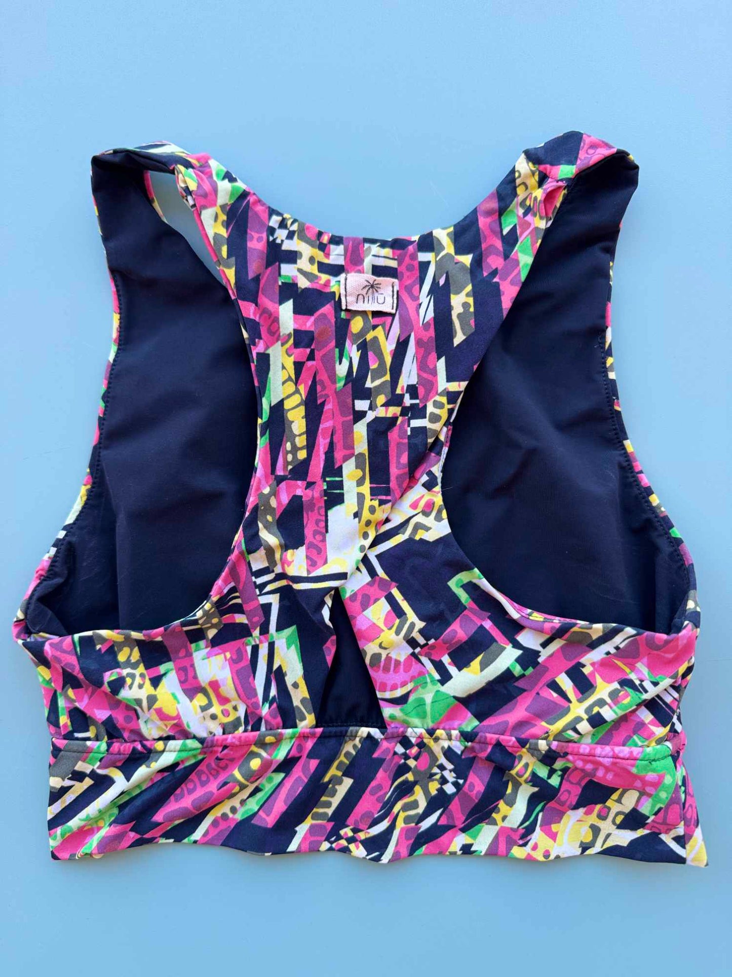 Top Martina Nilu - activewear artigianale dettaglio