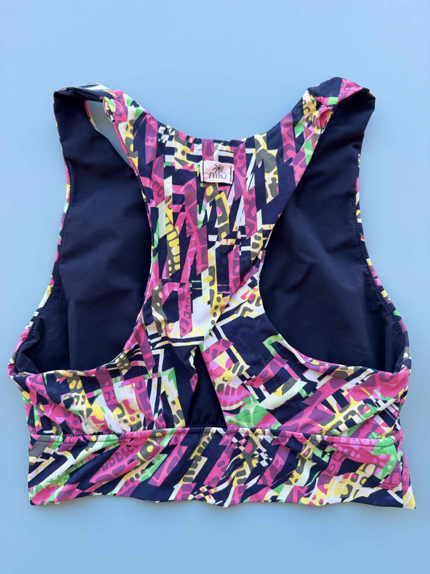 Top Martina Nilu - activewear artigianale dettaglio