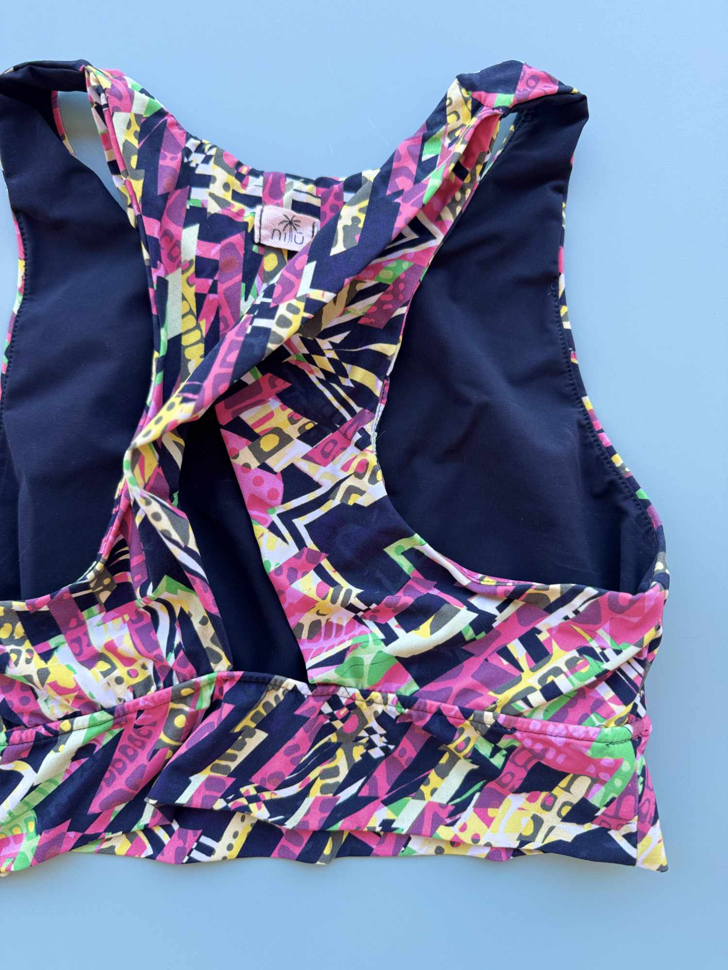 Top Martina Nilu - activewear artigianale dettaglio