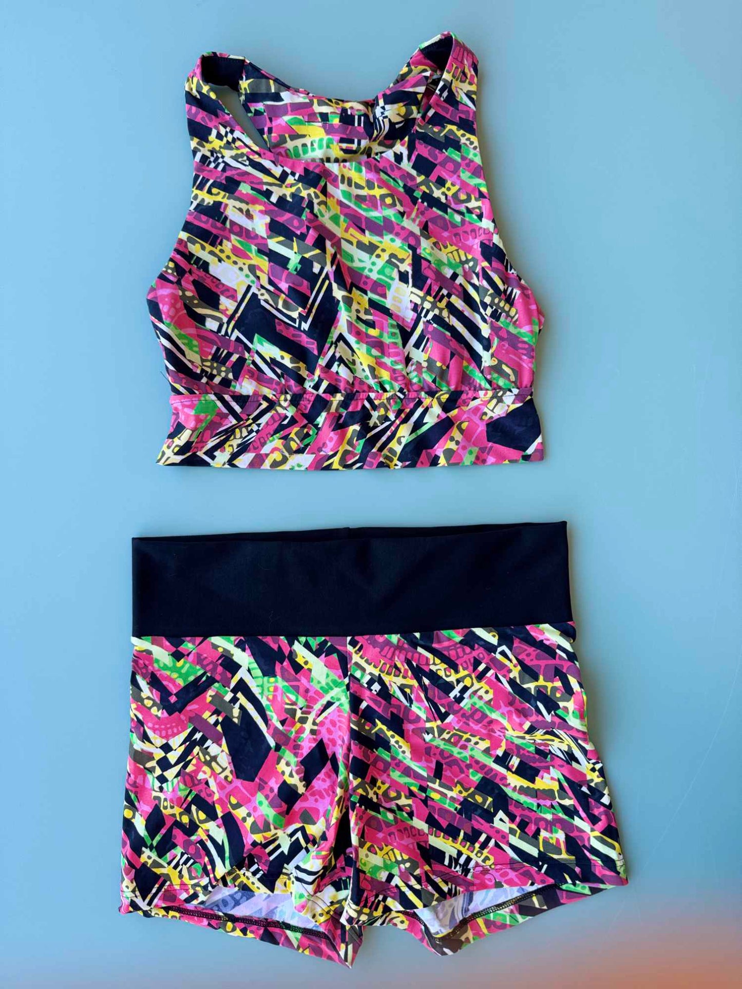 Top Martina Nilu - activewear artigianale dettaglio