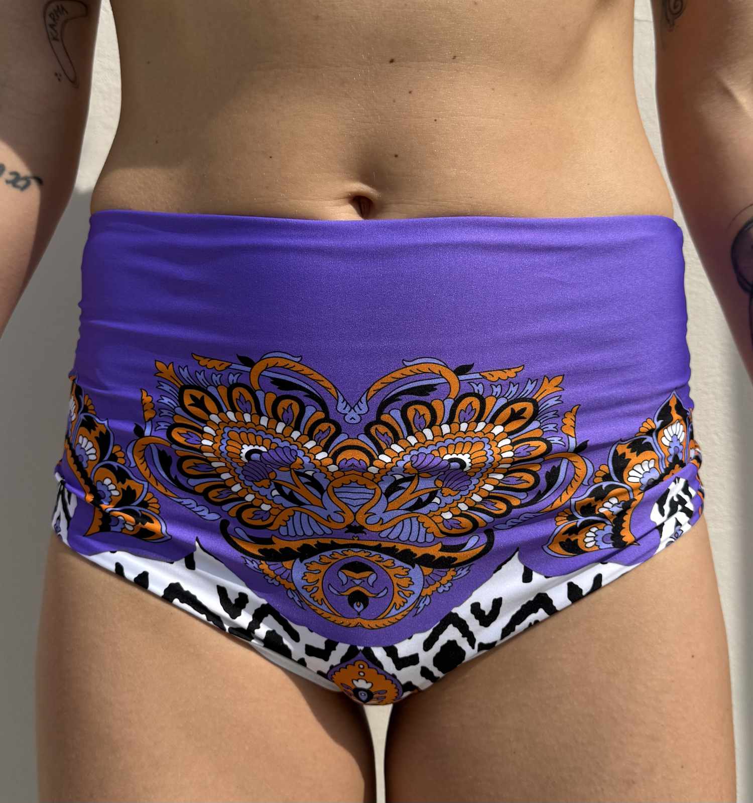 Slip Vanessa vita alta Nilu - bottom bikini artigianale indossato