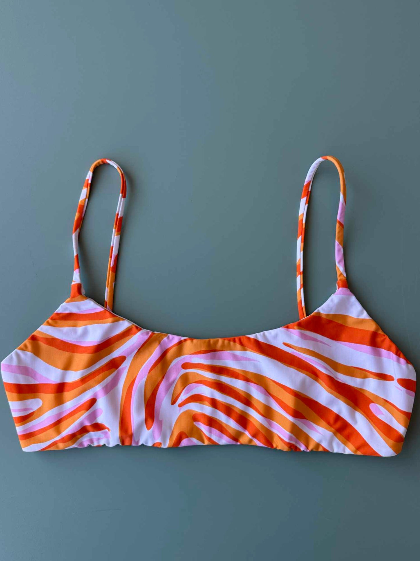 Bralette Nilu indossata in fantasia animalier