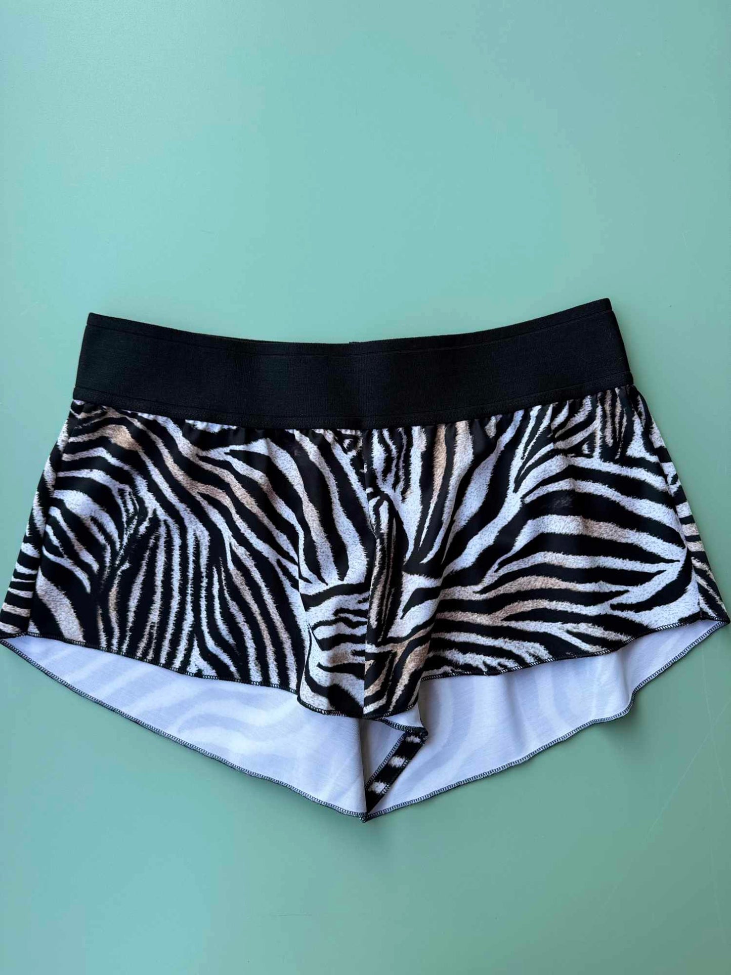 Short classico Nilu - activewear artigianale dettaglio