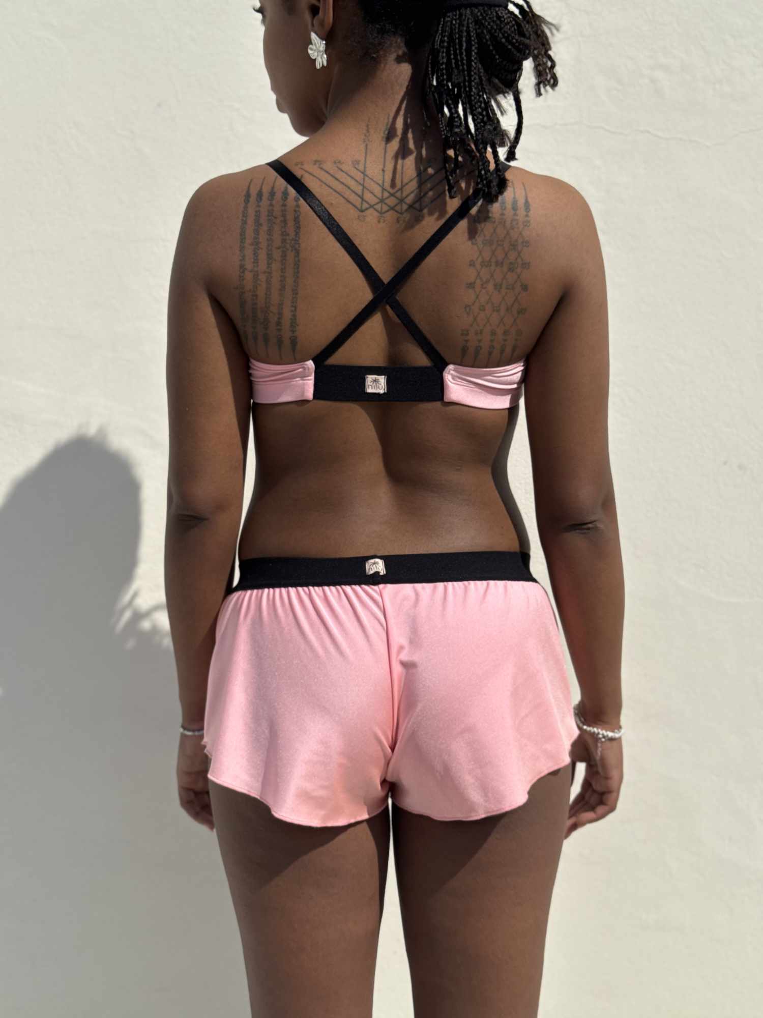 Short classico Nilu - activewear artigianale indossato
