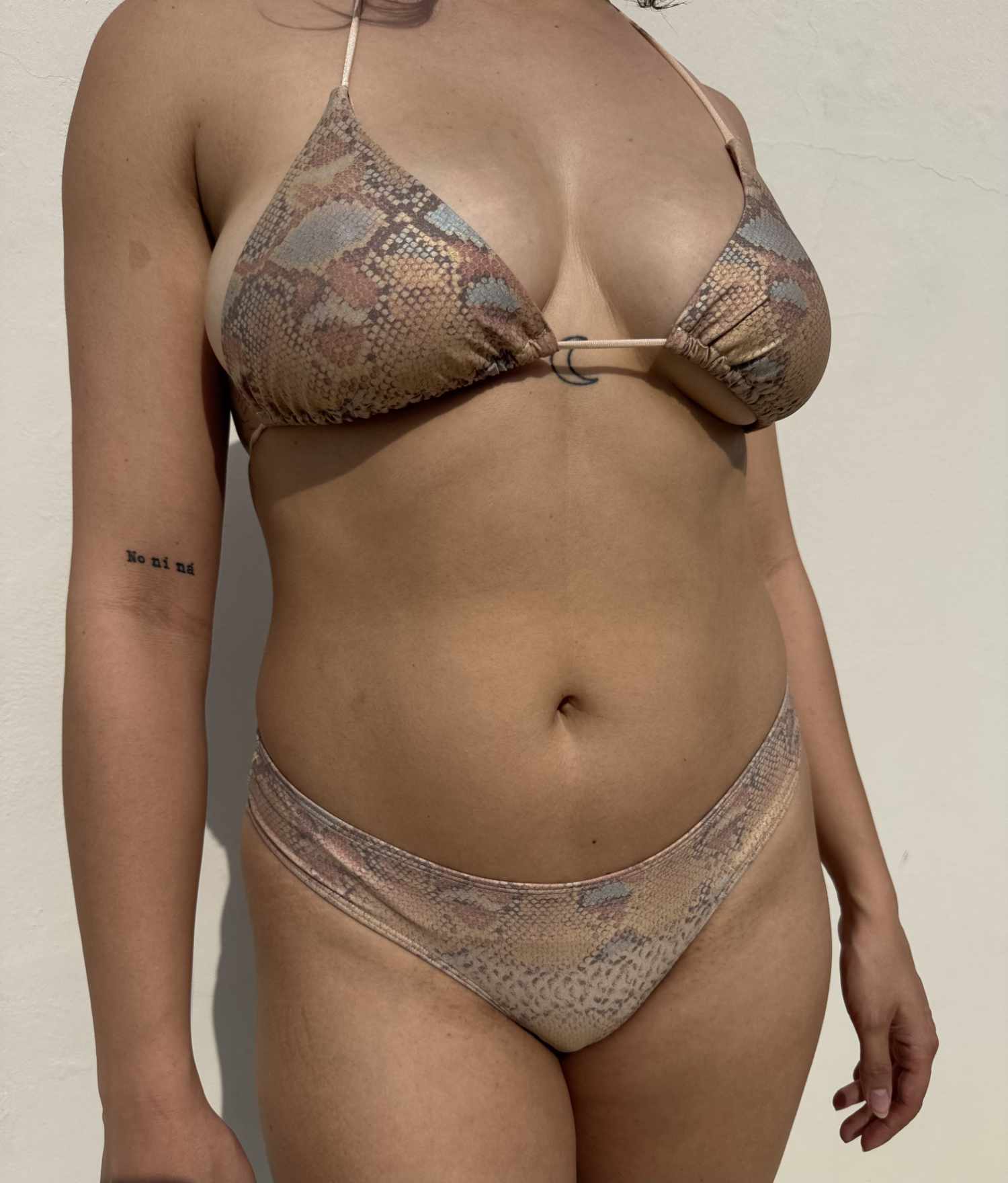 Slip classico Michela Nilu indossato in fantasia animalier pitone oro