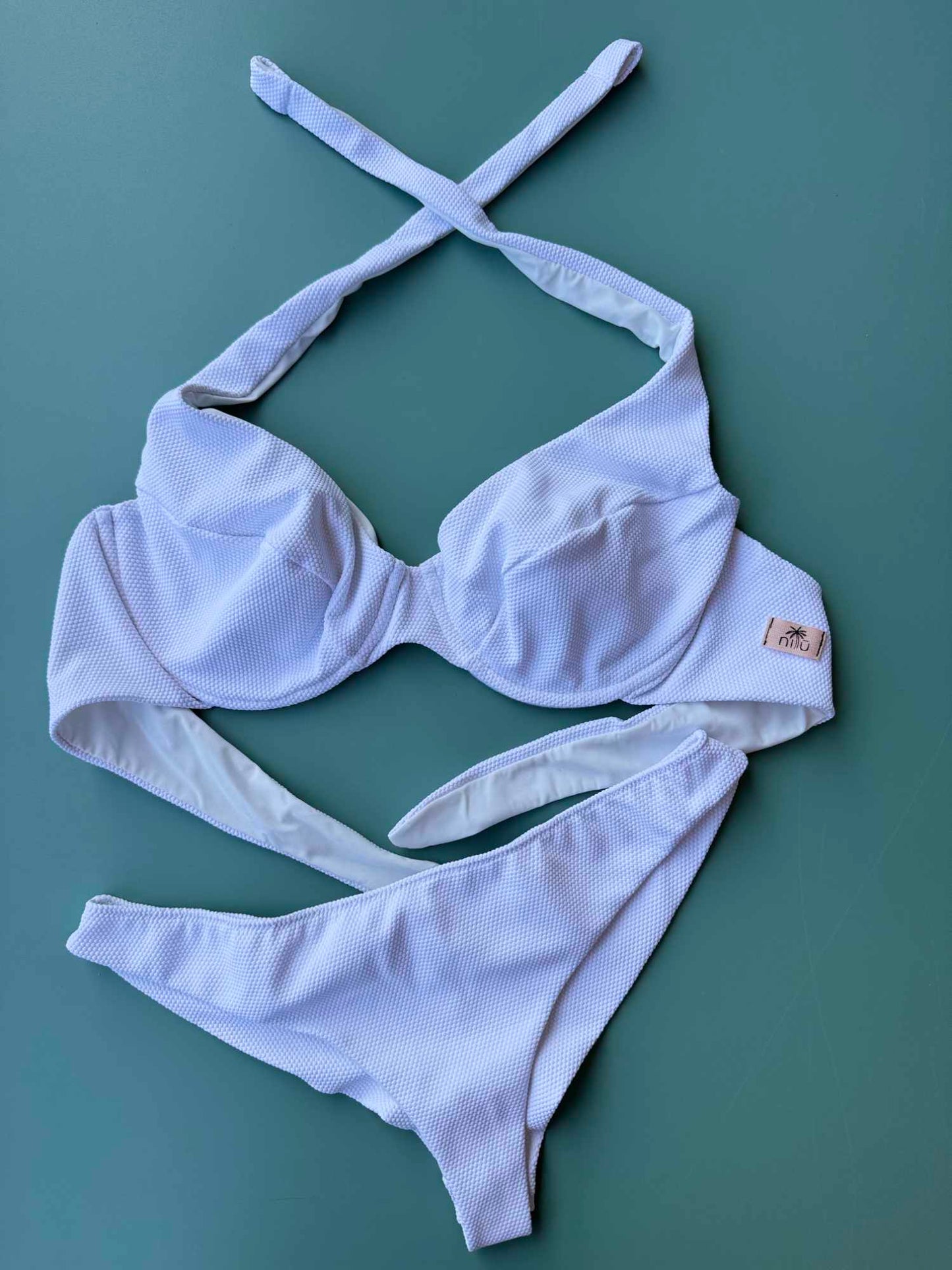 Dettaglio top con ferretto Nilu in fantasia cotone soft