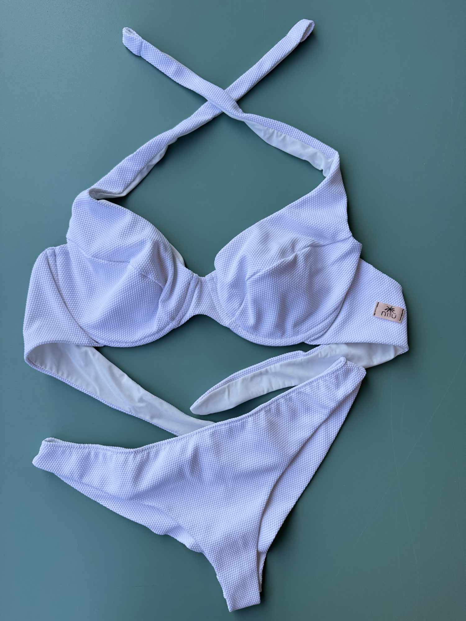 Dettaglio top con ferretto Nilu in fantasia cotone soft