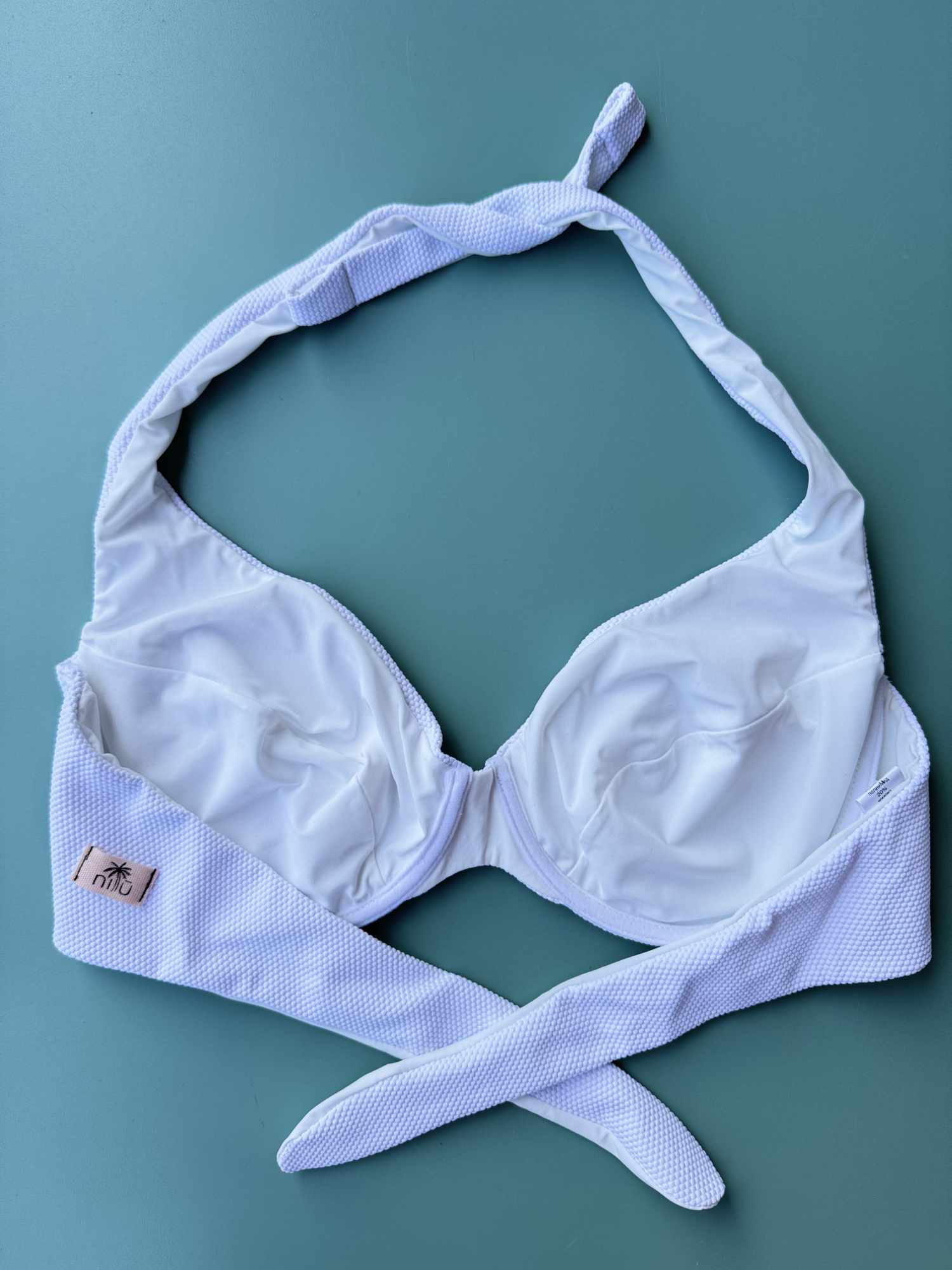 Dettaglio top con ferretto Nilu in fantasia cotone soft